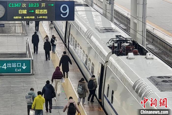 白城至延吉、沈阳首开直达动车组列车