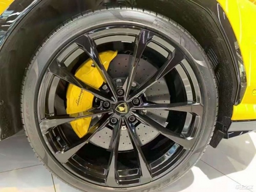 Urus 全部在售 2023款 2022款 2021款 2018款2023Urus提供试乘试驾 限时优惠高达5.4万元